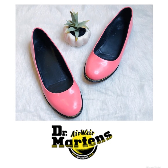 flat bottom doc martens